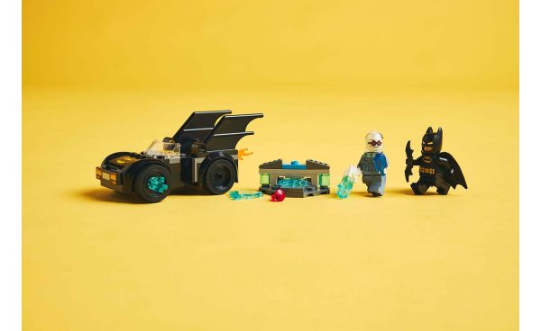 76301 | LEGO® DC Batman™ & Batmobile™ vs. Mr. Freeze™ Online