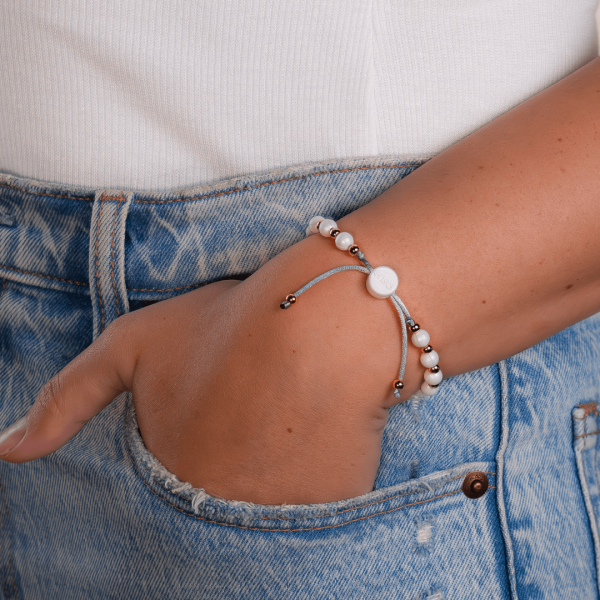 Embrace Bracelet - Pearl & Rose Gold For Sale